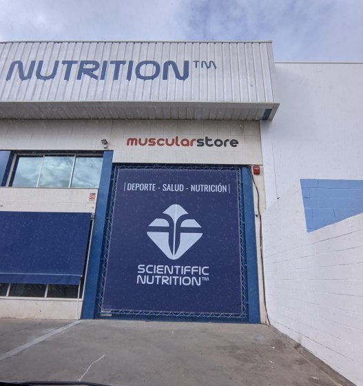 Lona enmarcada y tensada con cuerda elástica para Scientiffic Nutrition Sevilla.