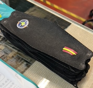 Mascarilla FFP2 personalizada en transfer para la Agrupaci&oacute;n Motorista Cota Cero en Sevilla.