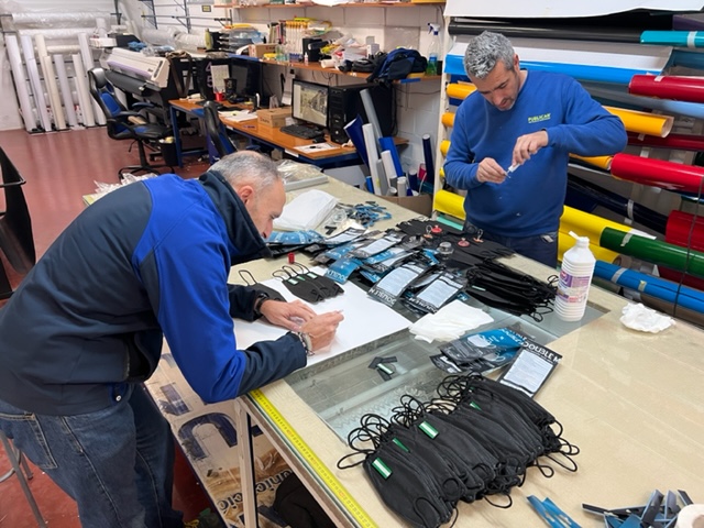 Mascarillas personalizadas para el 28 de febrero, para la jefatura de protocolo de la Junta de Andaluc&iacute;a.