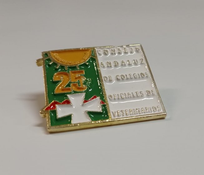 Pin del 25 aniversario del Consejo Andaluz de Colegios Oficiales de Veterinarios. Sevilla.