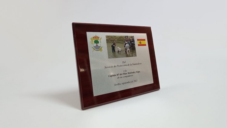 Placa conmemorativa en impresi&oacute;n digital. Guardia Civil Seprona Sevilla.