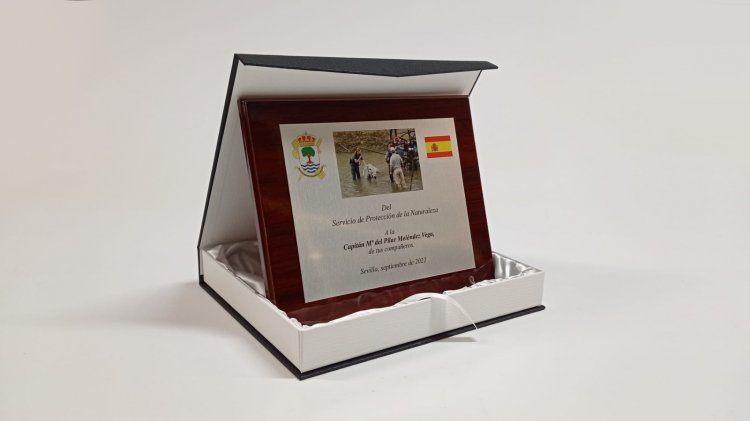 Placa conmemorativa en impresi&oacute;n digital. Guardia Civil Seprona Sevilla.