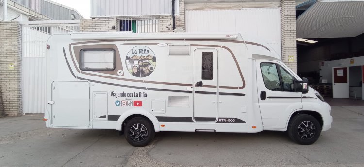 Rotulación de autocaravana de particular en Sevilla.