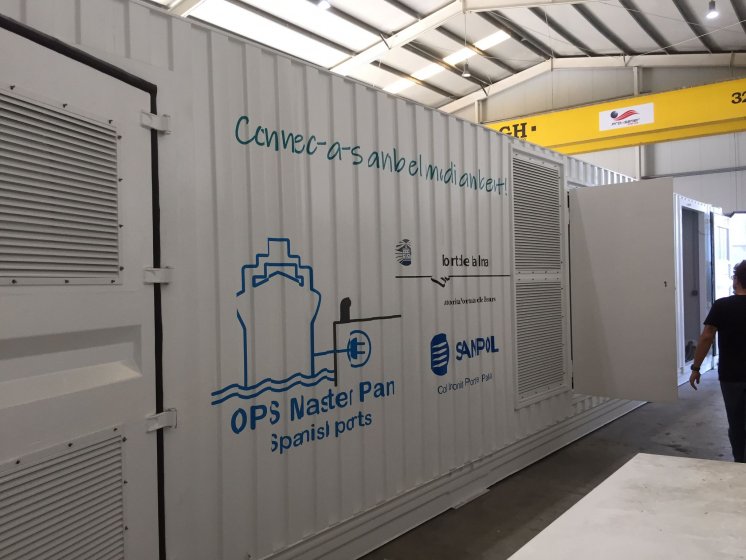 Rotulaci&oacute;n de contenedores container en vinilo de corte especial para Sampol. Fabricados por Proinsener Sevilla.