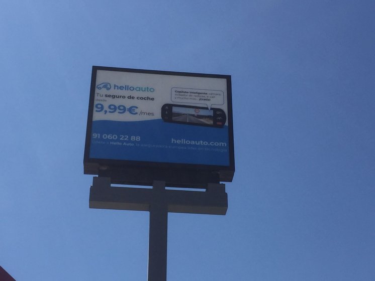 Rotulaci&oacute;n de mini monoposte para Petroprix en San Fernando C&aacute;diz.