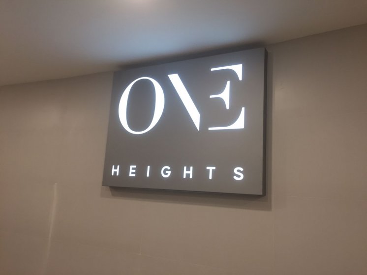 Rótulo en bandeja fresada e iluminada con led para interior de Spa, Mijas Málaga.