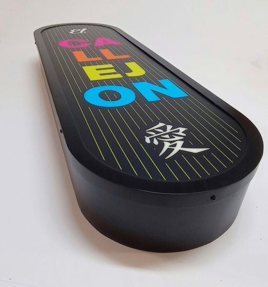 R&oacute;tulo caja corp&oacute;rea luminosa para el restaurante Naci&oacute;nsushi en Sevilla.