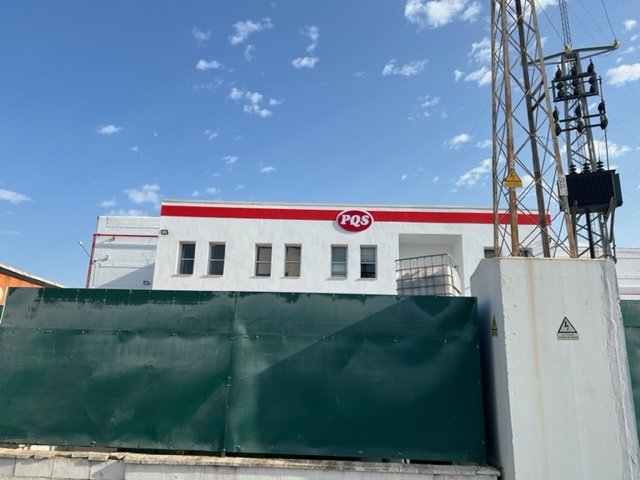 R&oacute;tulo Caja en metacrilato rojo para PQS Productos Qu&iacute;micos Sevillanos en Dos Hermanas Sevilla.