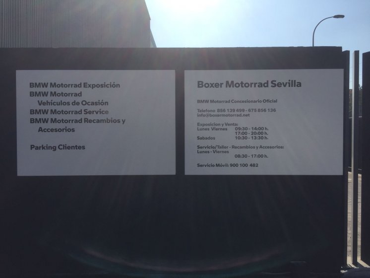 Rótulo cartel directorio para BMW Bóxer Motorrad en Sevilla.