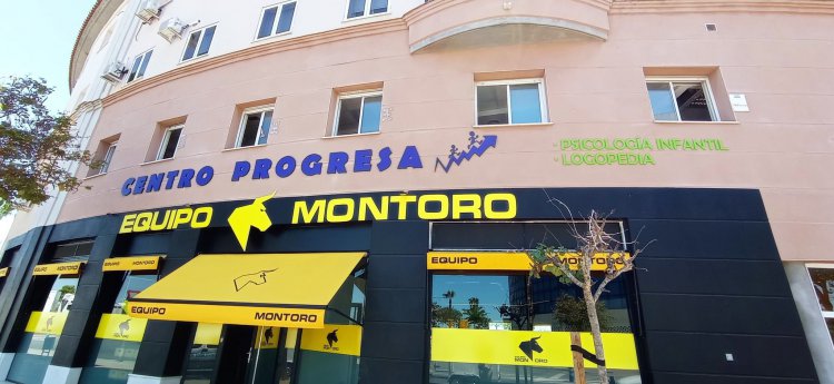 Rótulo en letras recortadas en PVC lacadas, Progresa en Dos Hermanas Sevilla.