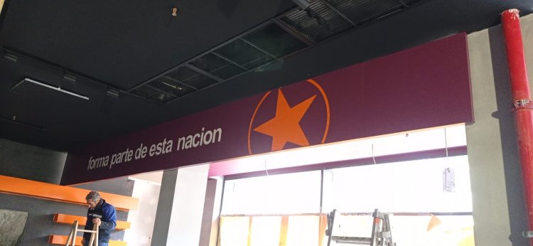 Rótulo para el restaurante Naciónsushi en Sevilla.
