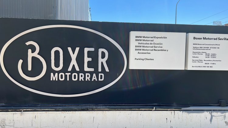 R&oacute;tulo recortado en acero inoxidable para BMW B&oacute;xer Motorrad en Sevilla.