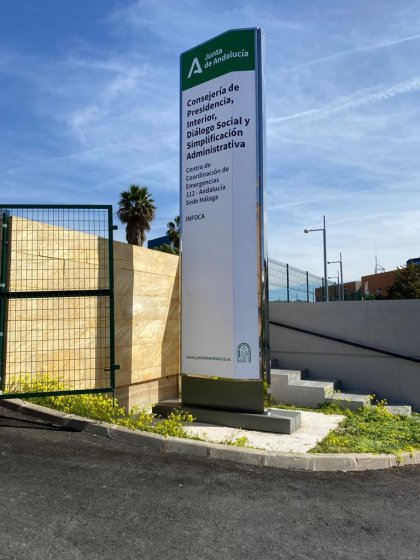 Tótem homologado por la Junta de Andalucía. Para el 112 de Málaga.