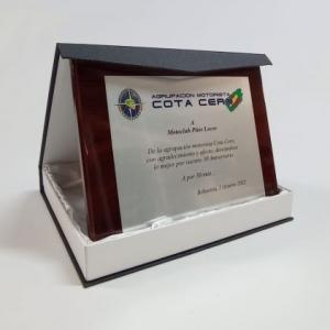 Placa conmemorativa en impresi&oacute;n digital. Agrupaci&oacute;n Motorista Cota Cero Sevilla.