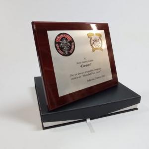 Placa conmemorativa en impresi&oacute;n digital. Motoclub Pitos Locos Sevilla.