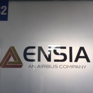 Rotulación de cristales en ácido impreso para Ensia en Sevilla.