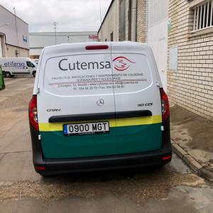 Rotulación de furgoneta semi integral con vinilos fundidos. Cutemsa Sevilla