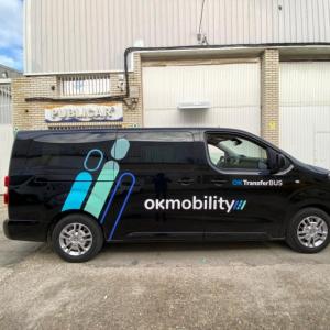 Rotulación de Furgoneta en vinilo fundido de impresión digital y de corte fundidos. Okmobility.com Sevilla