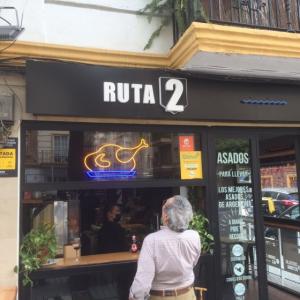 Rótulo en cartel de metacrilato fresado y neón flex para Ruta 2 en Sevilla.
