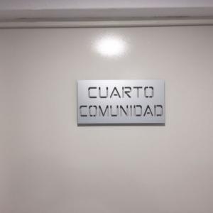 Rótulo cartel señalizador en composite fresado para Construcciones Bonifacio Solis en Málaga.