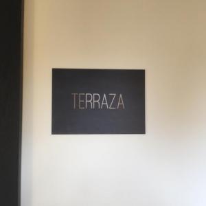 Rótulo denominación de puerta en acero para el Hotel Corregidor en Sevilla.
