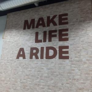 Rótulo letras recortadas en acero cortén. BMW Motorrad Boxer en Sevilla.