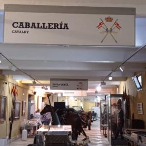 Rótulos cartel en perfilería de aluminio y gráficas en vinilo sobre pvc. Museo de Historia Militar de Sevilla.