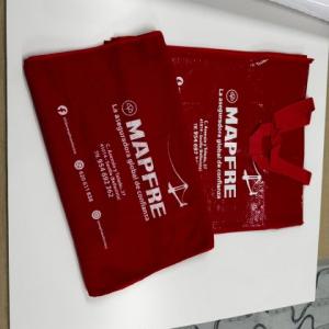 Bolsa de rafia en serigraf&iacute;a para Mapfre Bellavista en Sevilla.