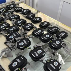 Bolso para pierna de motorista personalizado con escudo bordado. Para la Agrupaci&oacute;n Motorista Cota Cero en Sevilla.