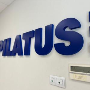 Letras corpóreas en aluminio lacado para Pilatus Sevilla. Trabajos para Spal Servicios Sevilla.