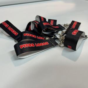 Llavero tela para Pitos Locos en Bellavista Sevilla.