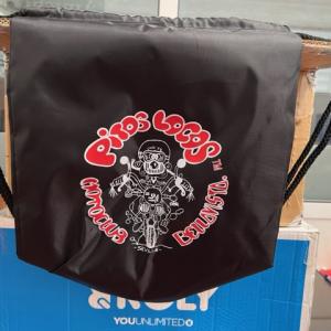Mochila serigrafiada a dos colores para Motoclub Pitos Locos en Bellavista Sevilla.