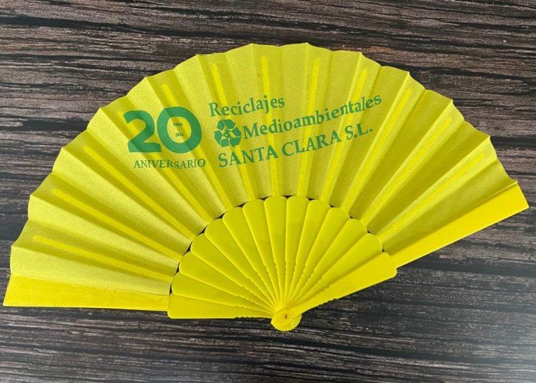 Abanico en grabado en tampograf&iacute;a para Reciclajes Santa Clara. Dos Hermanas Sevilla.