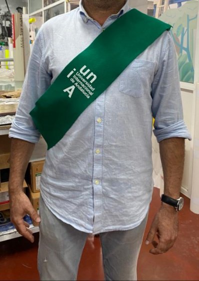 Bandas de entrega de diplomas para la Universidad Internacional de Andaluc&iacute;a.