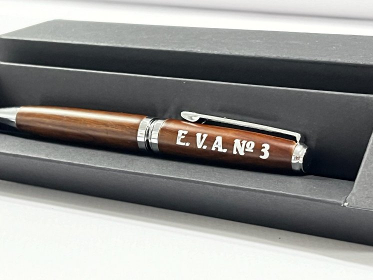 Bol&iacute;grafo en grabado en tampograf&iacute;a y estuche para EVA 3 ej&eacute;rcito del Aire. Constantina Sevilla.