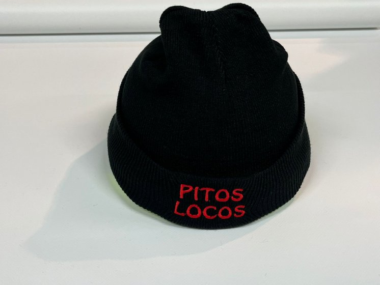 Gorro de lana bordado para Pitos Locos en Bellavista Sevilla.