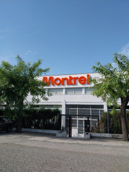Letras corpóreas en aluminio lacado para Montrel en Dos Hermanas Sevilla.