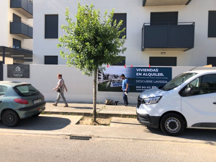 Lonas promoción inmobiliaria para Deacapital en Camas Sevilla.