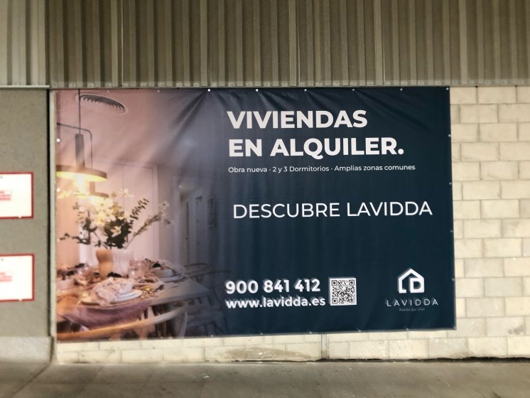 Lonas promoción inmobiliaria para Deacapital en Entrenúcleos Dos Hermanas Sevilla.