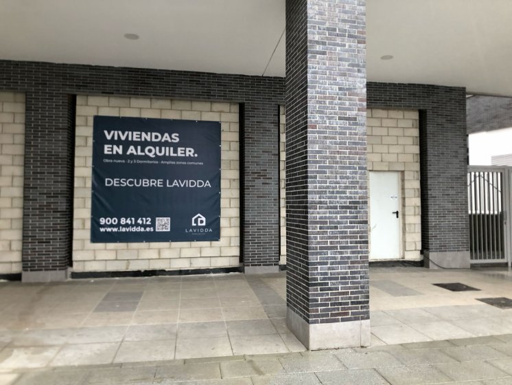Lonas promoción inmobiliaria para Deacapital en Entrenúcleos Dos Hermanas Sevilla.