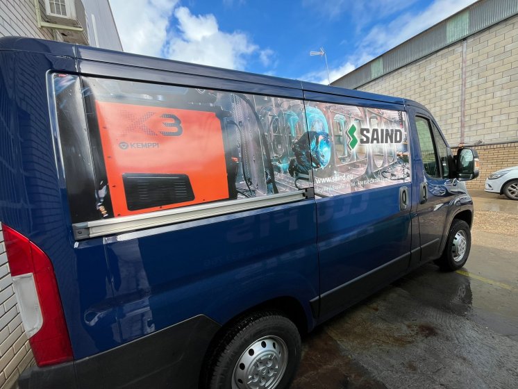 Rotulación de camión en vinilo impreso, laminado UV y recortado para Saind en Sevilla.