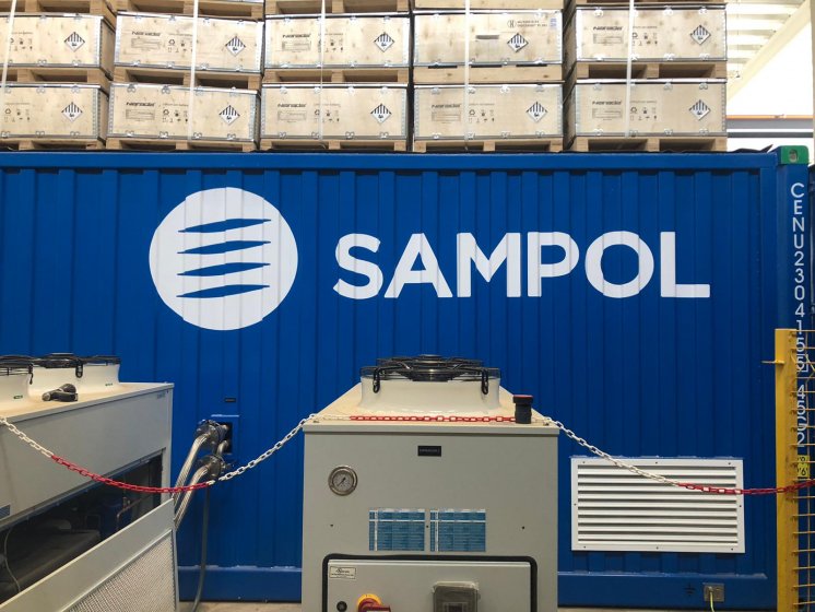 Rotulaci&oacute;n de contenedores container en vinilo de corte especial para CenSolutions en Dos Hermanas Sevilla.