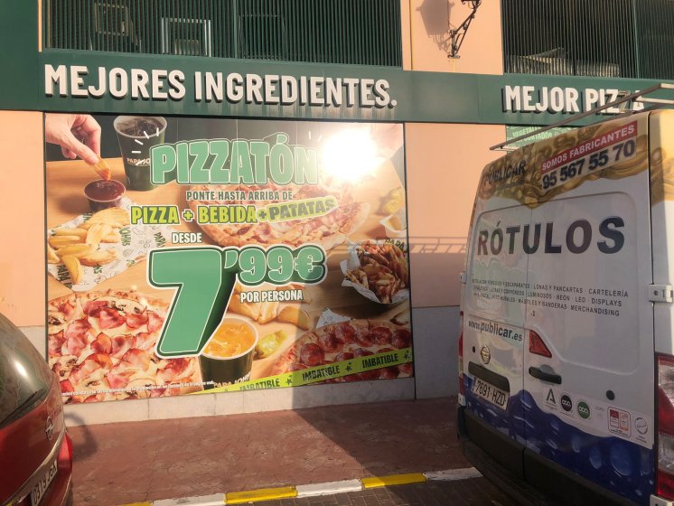 Rotulación de cristal en Sevilla.