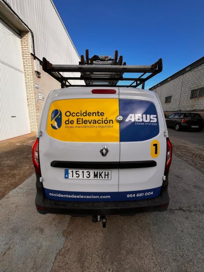 Rotulación de Furgoneta en vinilo fundido en impresión digital y de corte fundidos. Abus Sevilla 