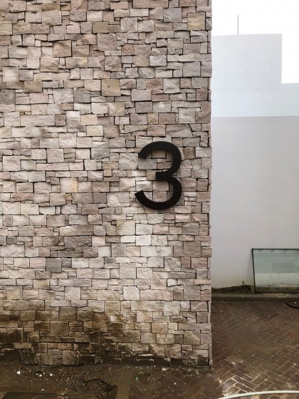 R&oacute;tulo letras corp&oacute;reas en en aluminio lacado. Para Construcciones Bonifacio Solis en M&aacute;laga.