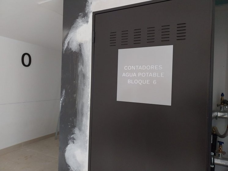 R&oacute;tulo metacrilato. Para Construcciones Bonifacio Solis en M&aacute;laga.