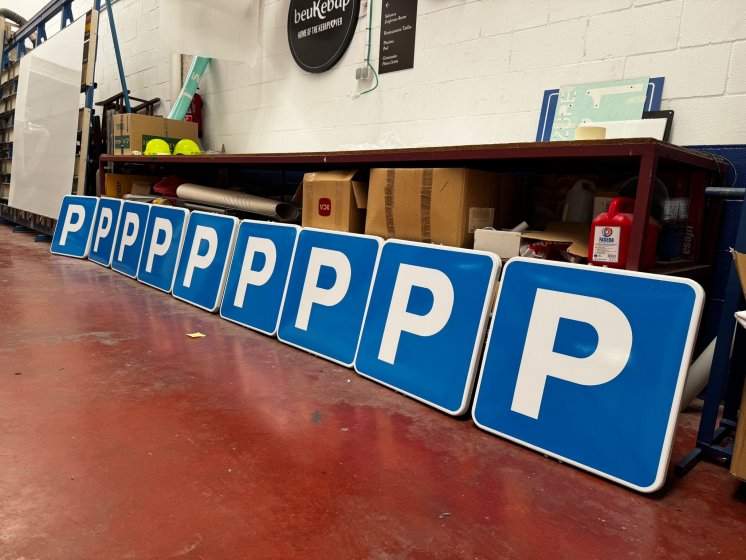 Se&ntilde;al S-17 + pictograma Parking tipo MOPU de 60 x 60 cm acabado normal 