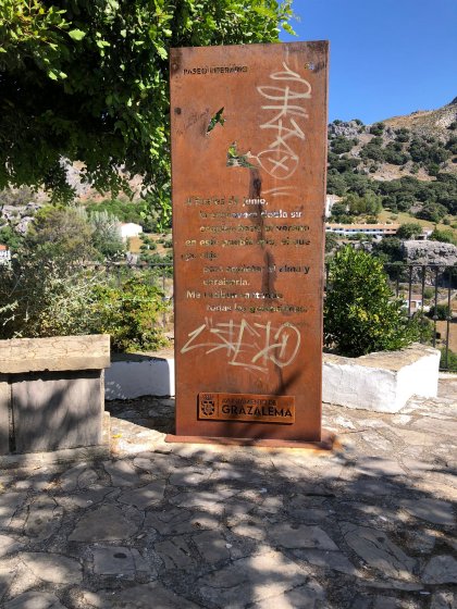 T&oacute;tem o Monolito calado sobre acero cort&eacute;n, para el Ayuntamiento de Grazalema en C&aacute;diz.