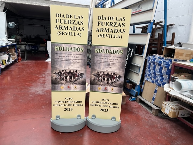 T&oacute;ten con base de agua con gr&aacute;fica para la Futer de Sevilla.