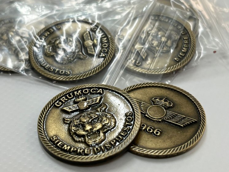 Trofeo para el Grumoca Ej&eacute;rcito del Aire, Sevilla. Medalla moneda fundida.